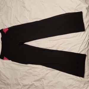 Extra Large Spanx Leggings. Black with Pink trim at the top.